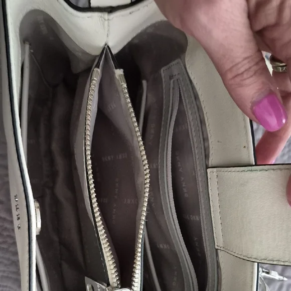 DKNY White Shoulder Bag - Picture 13 of 14